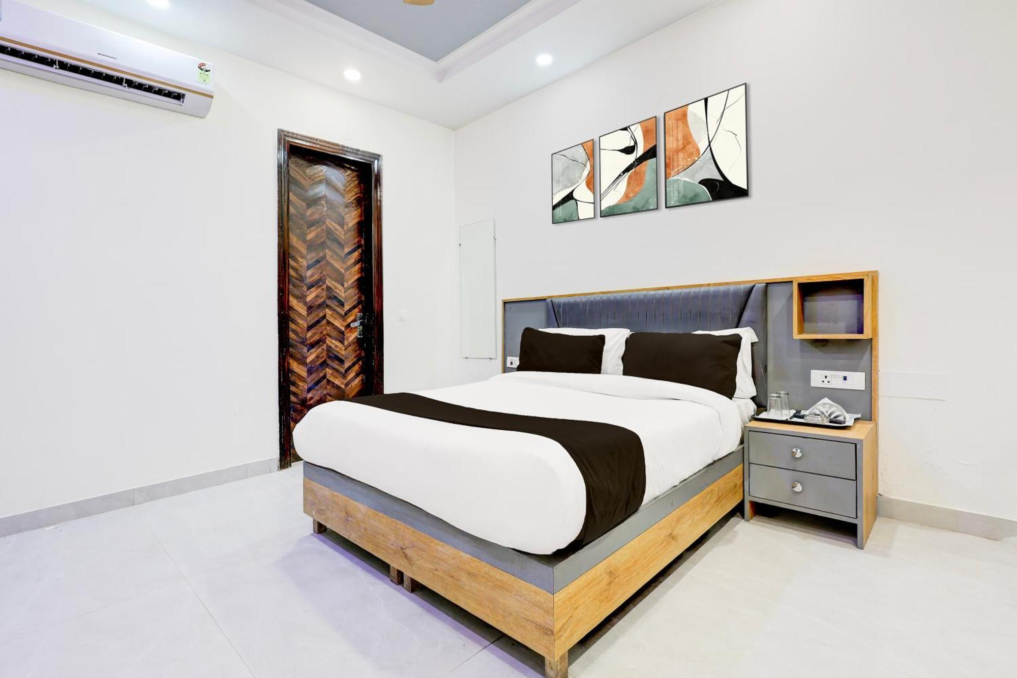 O Royal Palace 3*