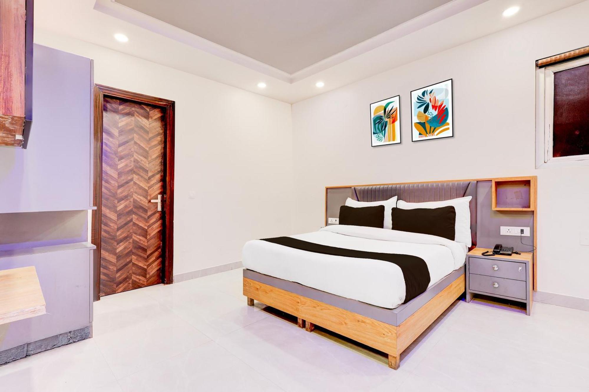 Hotel O Royal Palace 3*