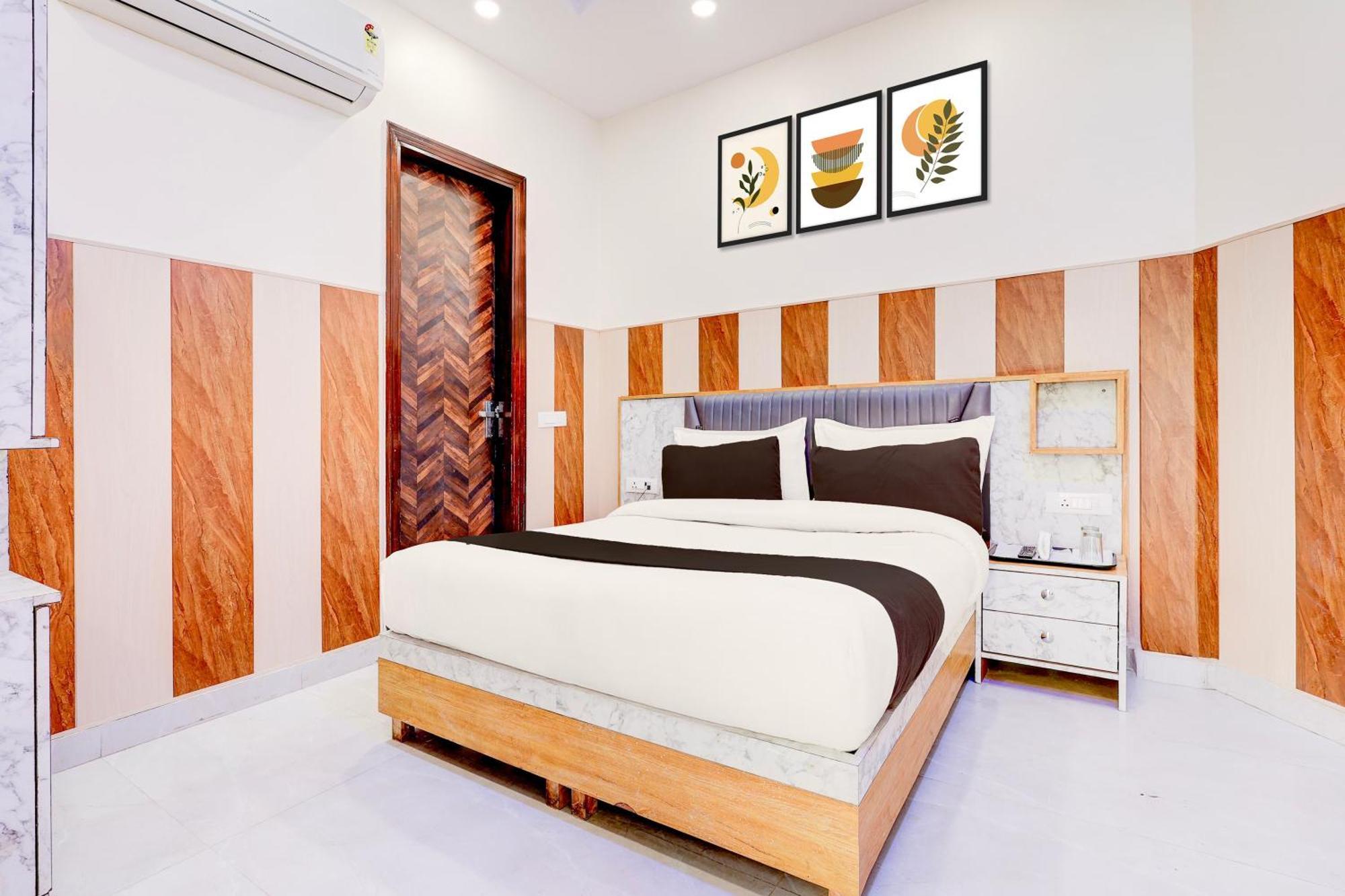 Hotel O Royal Palace 3*