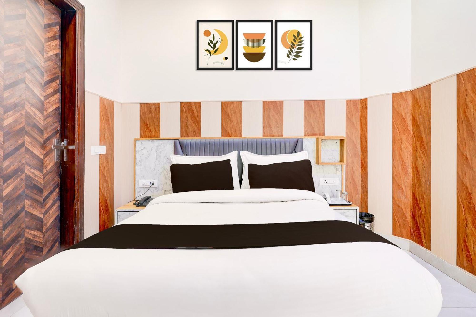 Hotel O Royal Palace 3*